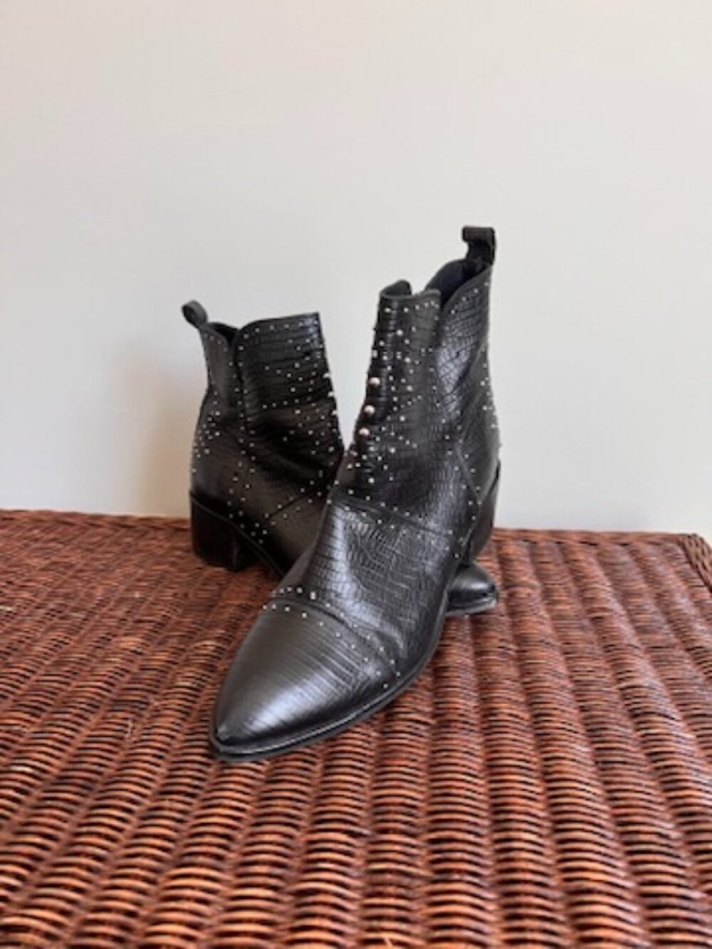 Mi Piaci Black Leather Studded Western Ankle Boots 38
